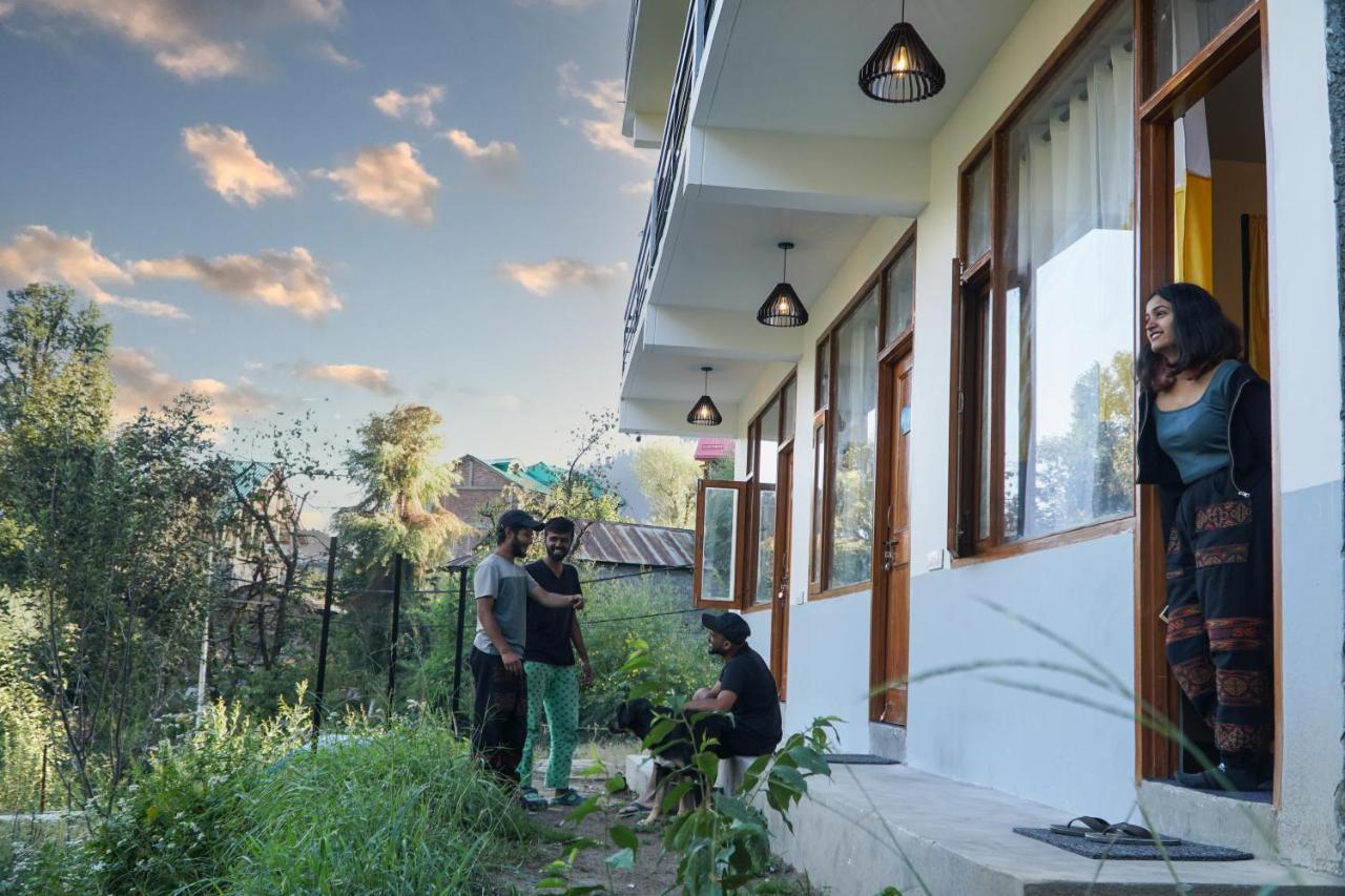 Firefly Hostel Manali  Exterior photo